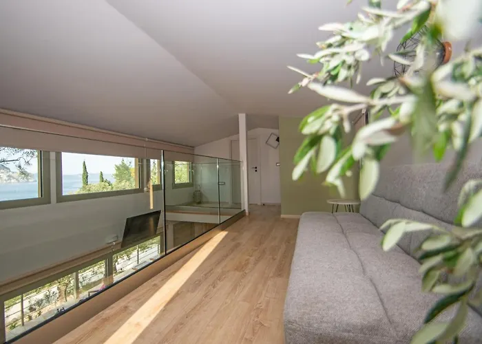 Casa *